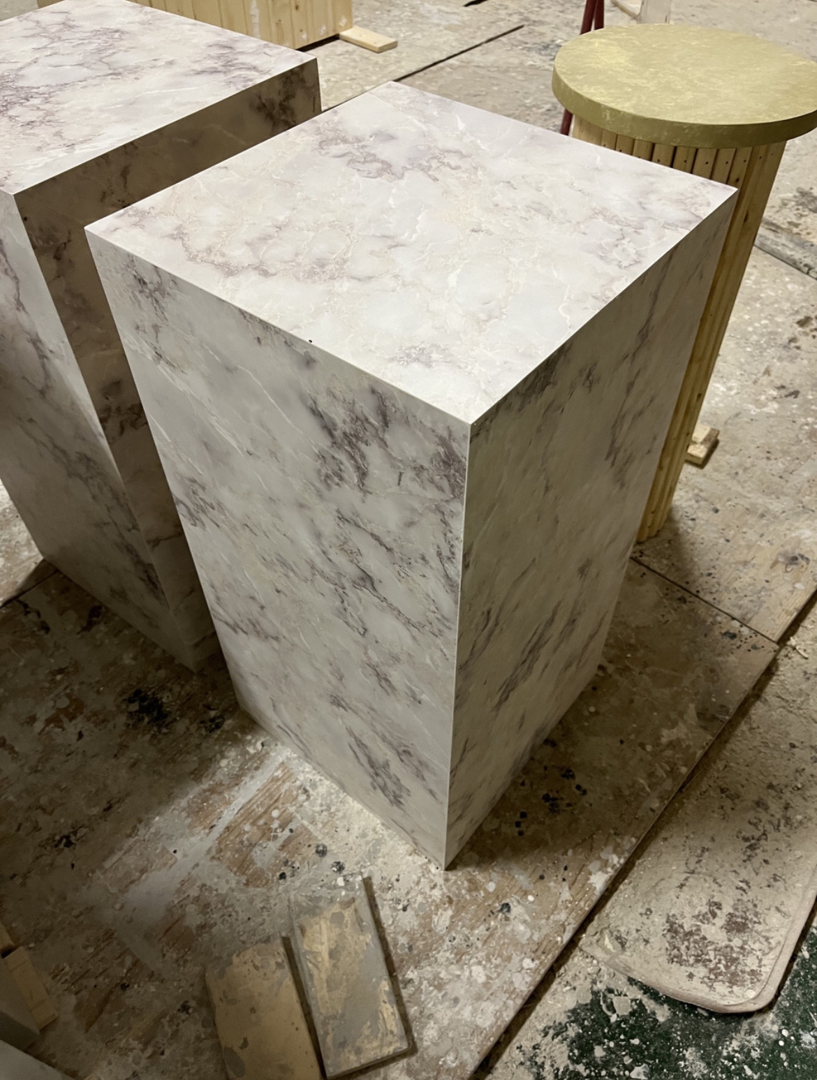 ディスプレイラック　メラミン化粧板仕上げ