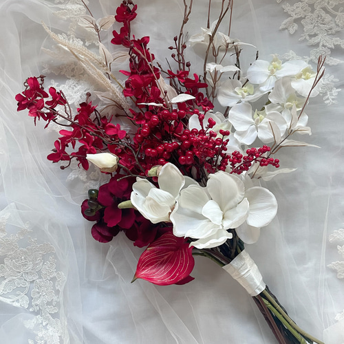 胡蝶蘭と南天、アネモネの和装ブーケ オーダーメイド〉和装に☆胡蝶蘭の