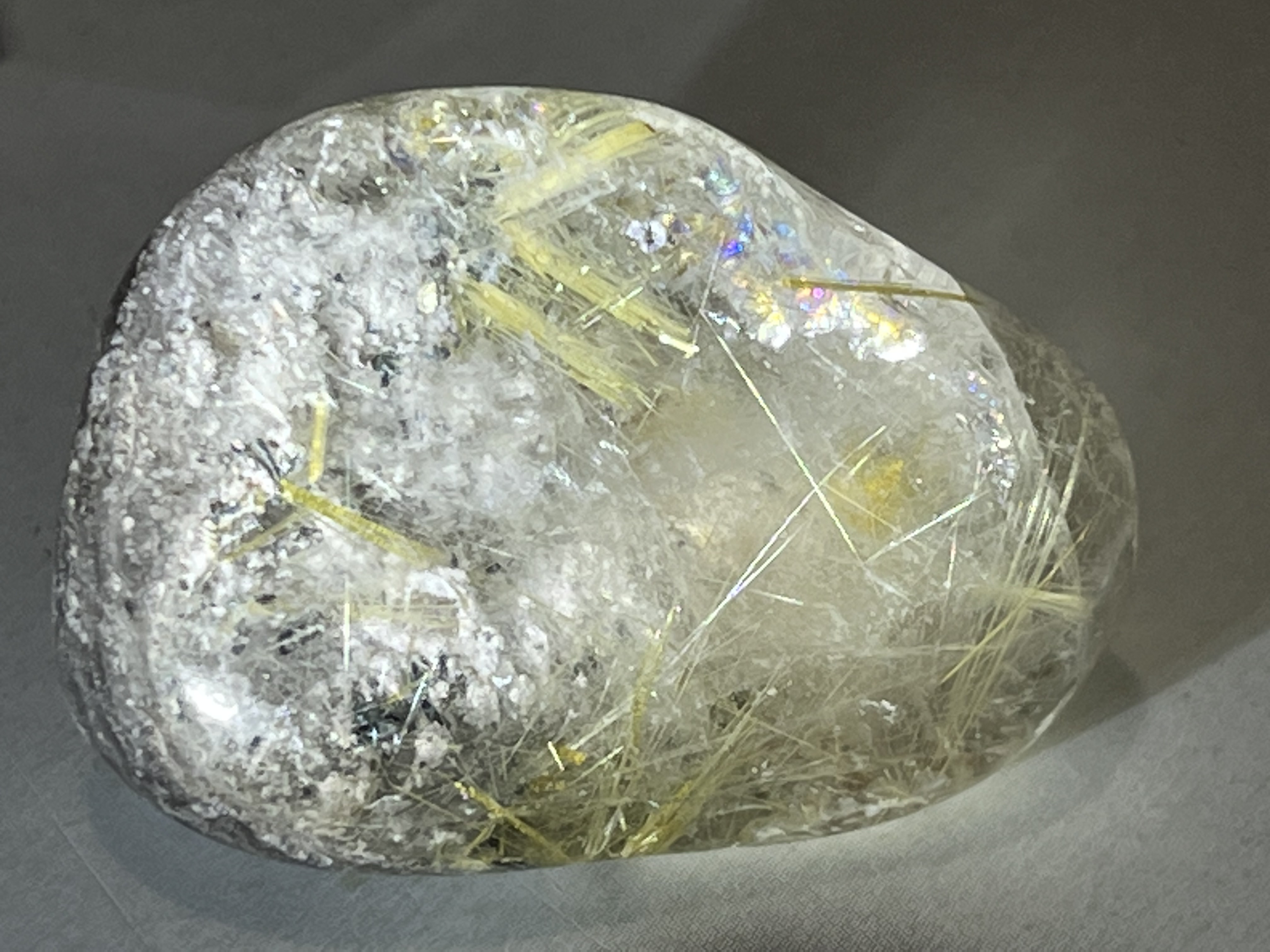 タイチン　レインボー　ゴールド ルチルクォーツ　原石　タンブル