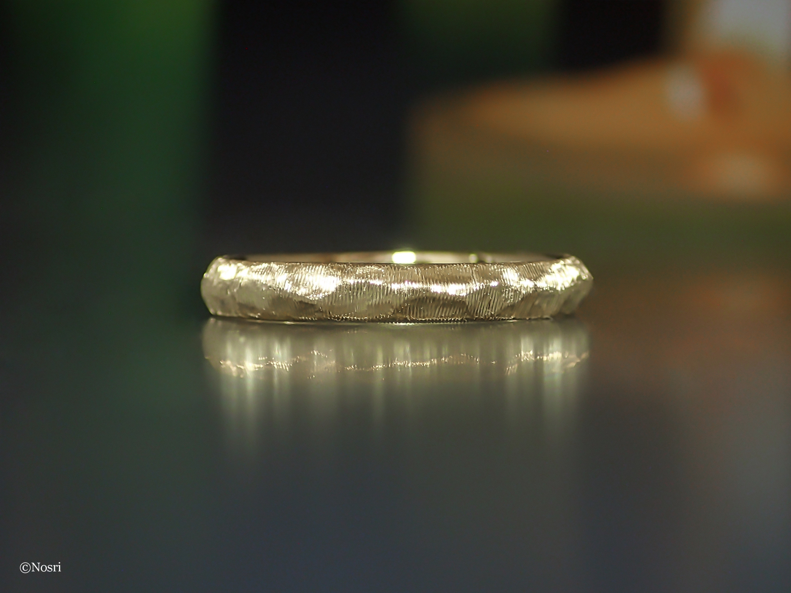 シルキー ワイド リング（K10 手びねり シルクサテン彫り）