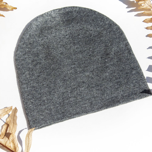 ARTS&SCIENCE カシミア　ニット帽　チャコールグレー　新品 ARTS&SCIENCE カシミア ニット帽 チャコールグレー 新品 ARTS&SCIENCE