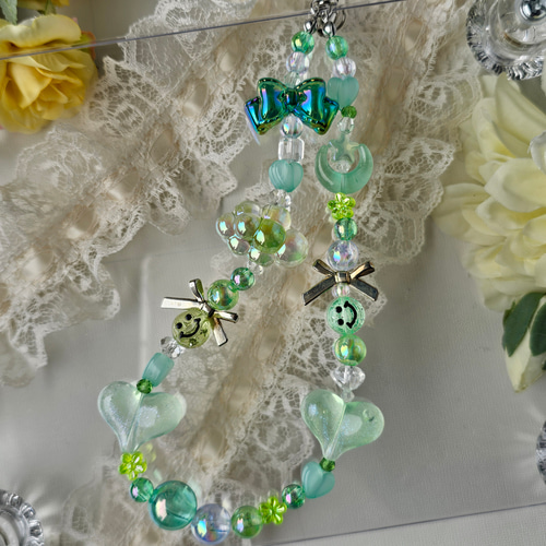 グリーンストラップ ビーズアクセサリー ビーズストラップ 携帯