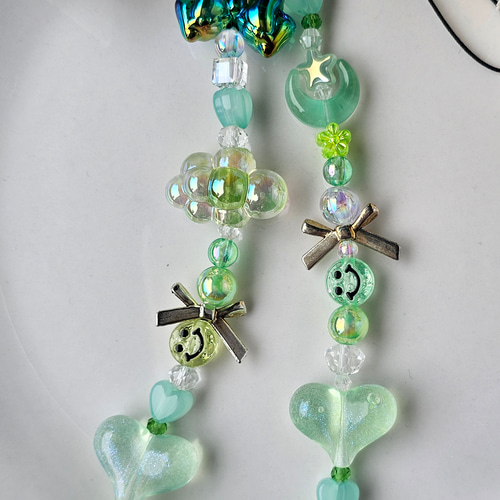 グリーンストラップ ビーズアクセサリー ビーズストラップ 携帯