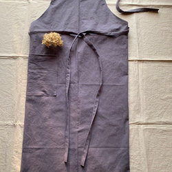 コットンリネンエプロン　ドーヴグレイ　くすみカラー 4枚目の画像