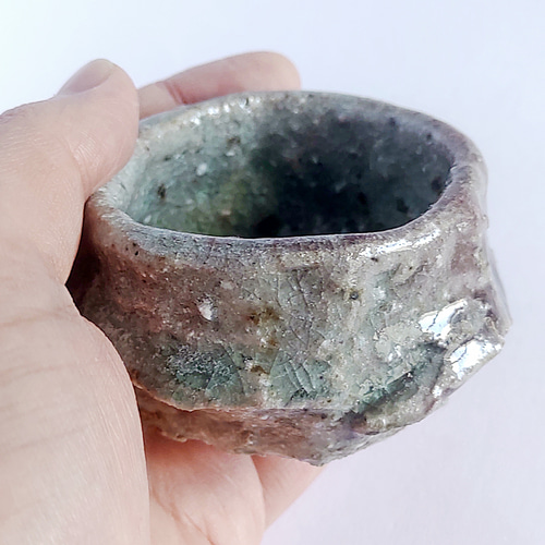 美濃焼作家/一点物]ぐいのみ 赤藍ビードロのお猪口 陶器のうつわ #051