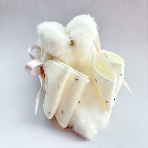 grape ஐもこもこ ファー リボン ホワイトパンプス