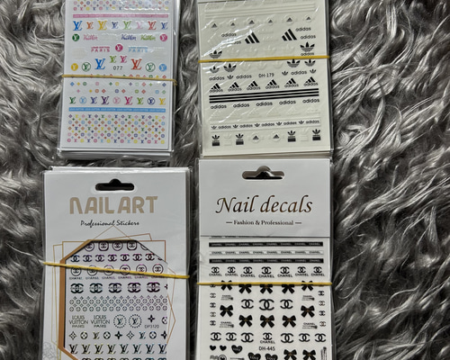 ネイルパーツ ロゴ まとめ売り 753b004892523ad11ee336dc557290