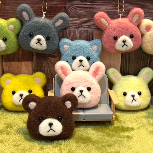 ふんわり羊毛フェルトチャーム / ブローチ(お顔)】うさぎ くま ねこ