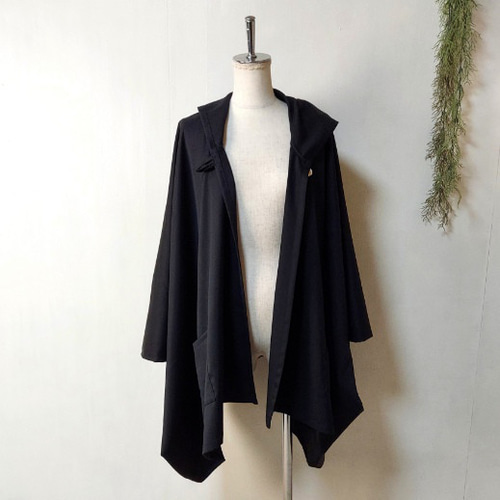 黒とグレーのバイカラーポンチョ ～ 良質生地 ジャケット ケープ