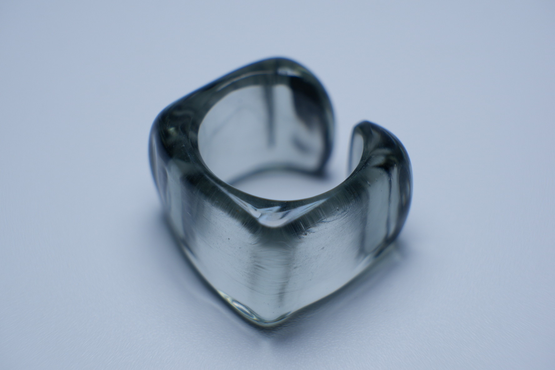 ガラス　イヤカフ　Glass ear cuff Gray #2007