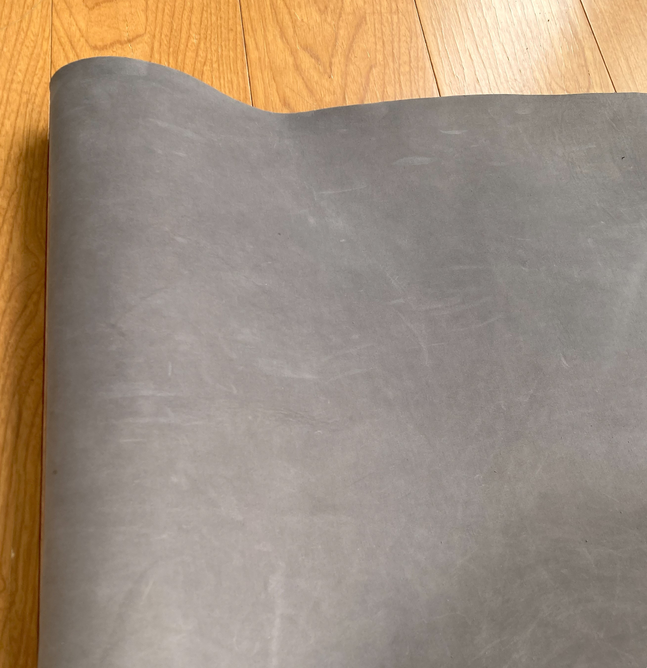 イタリア製オイルドヌバック・グレイ・50デシ、本革、牛革　712114