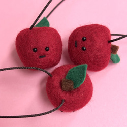 もち巾着のストラップ】 羊毛フェルト キーホルダー チャーム 傘