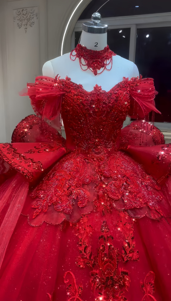 豪華！カラードレス プリンセスライン フレアスカート 赤 編み上げ