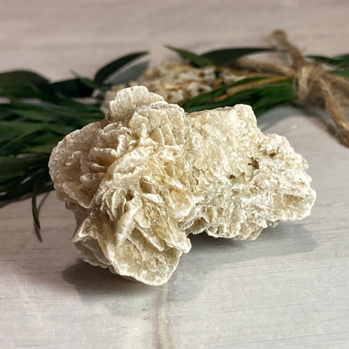 知性の石✨ 砂漠の薔薇 デザートローズ セレナイト ラフストーン 原石