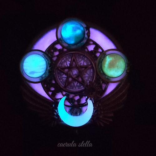 暗闇で光る【 天界の星詠みミニケース 】レジン アクセサリー 蓄光 月 