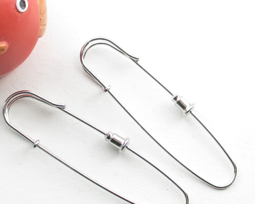 新品未使用アンダーカバースカルバラピンブローチ 楽天市場】【LINE友だち200円引き対象】［ブローチ］ドクロ イナズマ