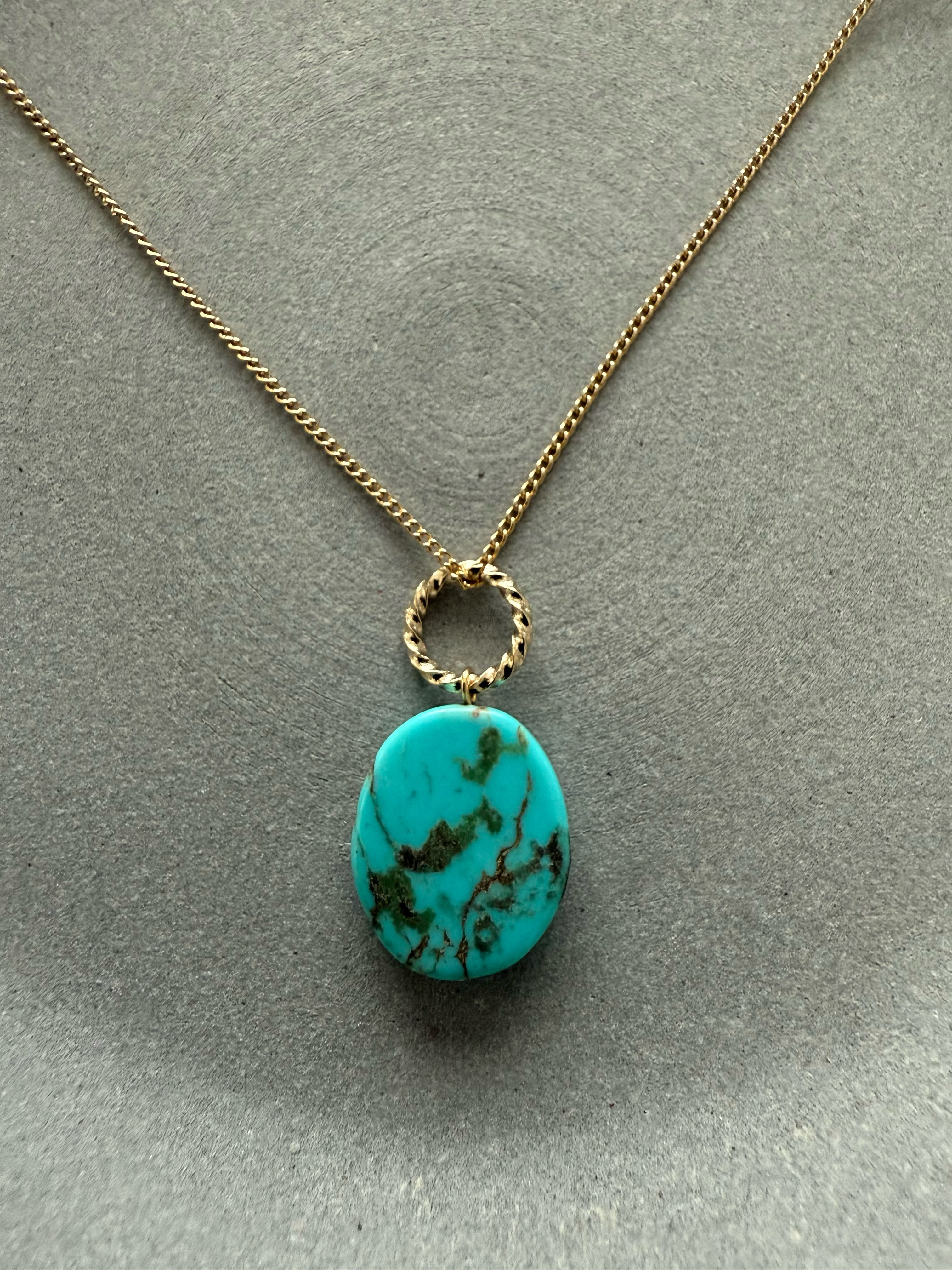 オーバル型の天然ターコイズ♚ペンダントトップ