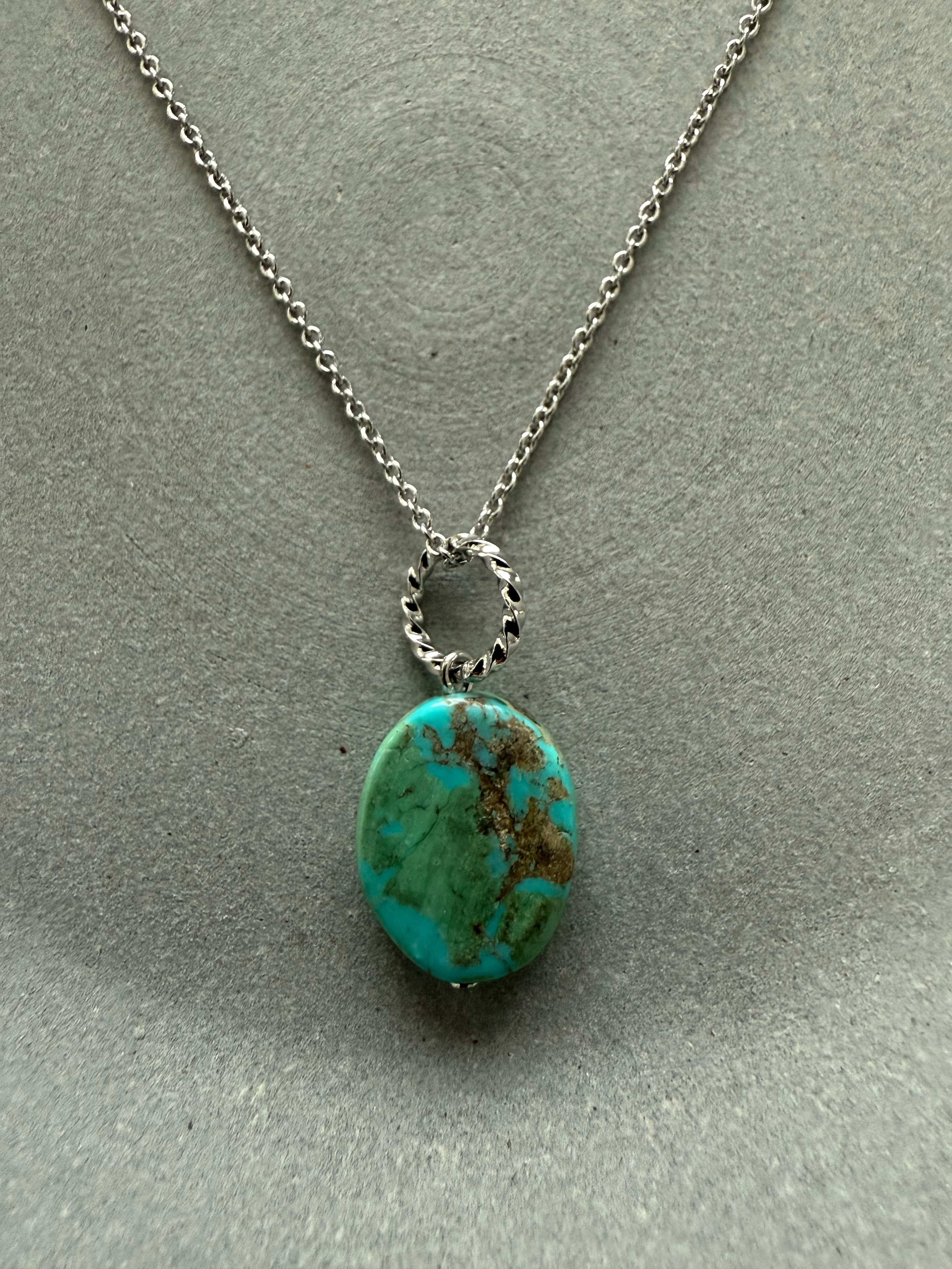 オーバル型の天然ターコイズ♚ペンダントトップ