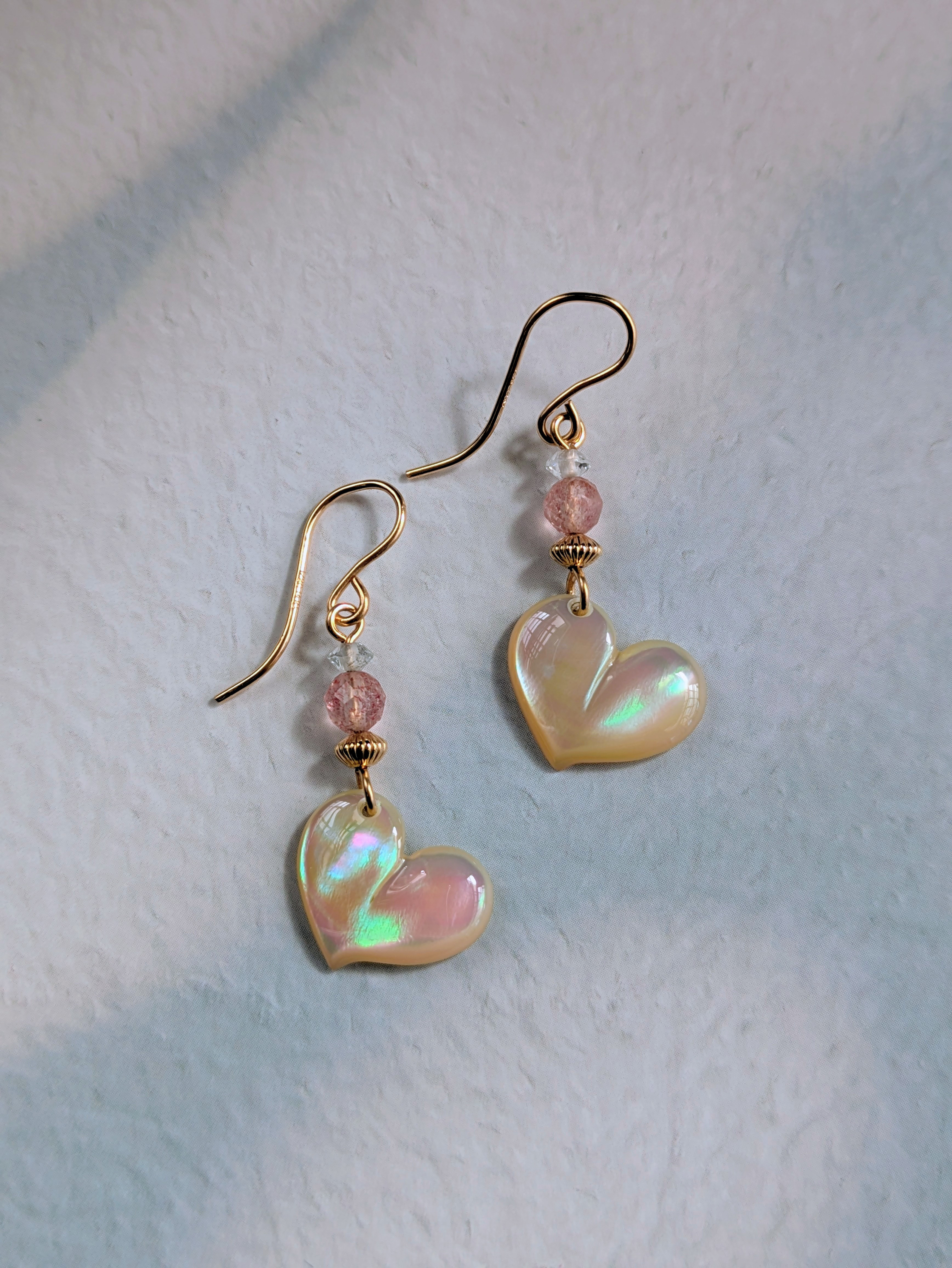夜光貝とピンクエピドートのハートピアス♥️