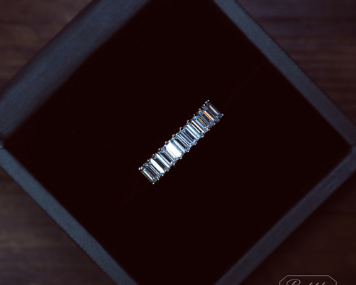 極上の輝き】高炭素ダイヤモンドエメラルドカット フルエタニティ