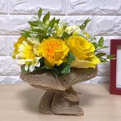 クリスマス〜LEDライト付き木の実が詰まったクリスマスツリー レッド