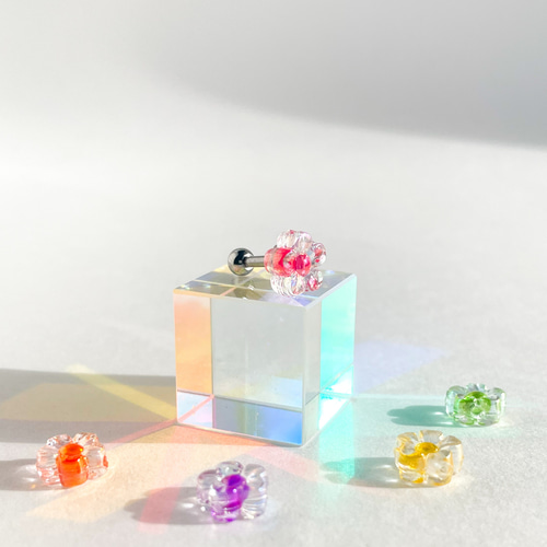 クリアピンク]オーロラプチフラワーのボディピアス [ゲージとシャフト