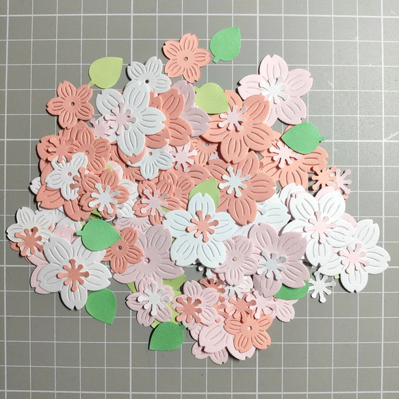 クラフトパンチ　ダイカット　桜　38枚葉っぱ付き 桜の花びらダイカット60枚と葉っぱのセット アルバム飾り クラフト