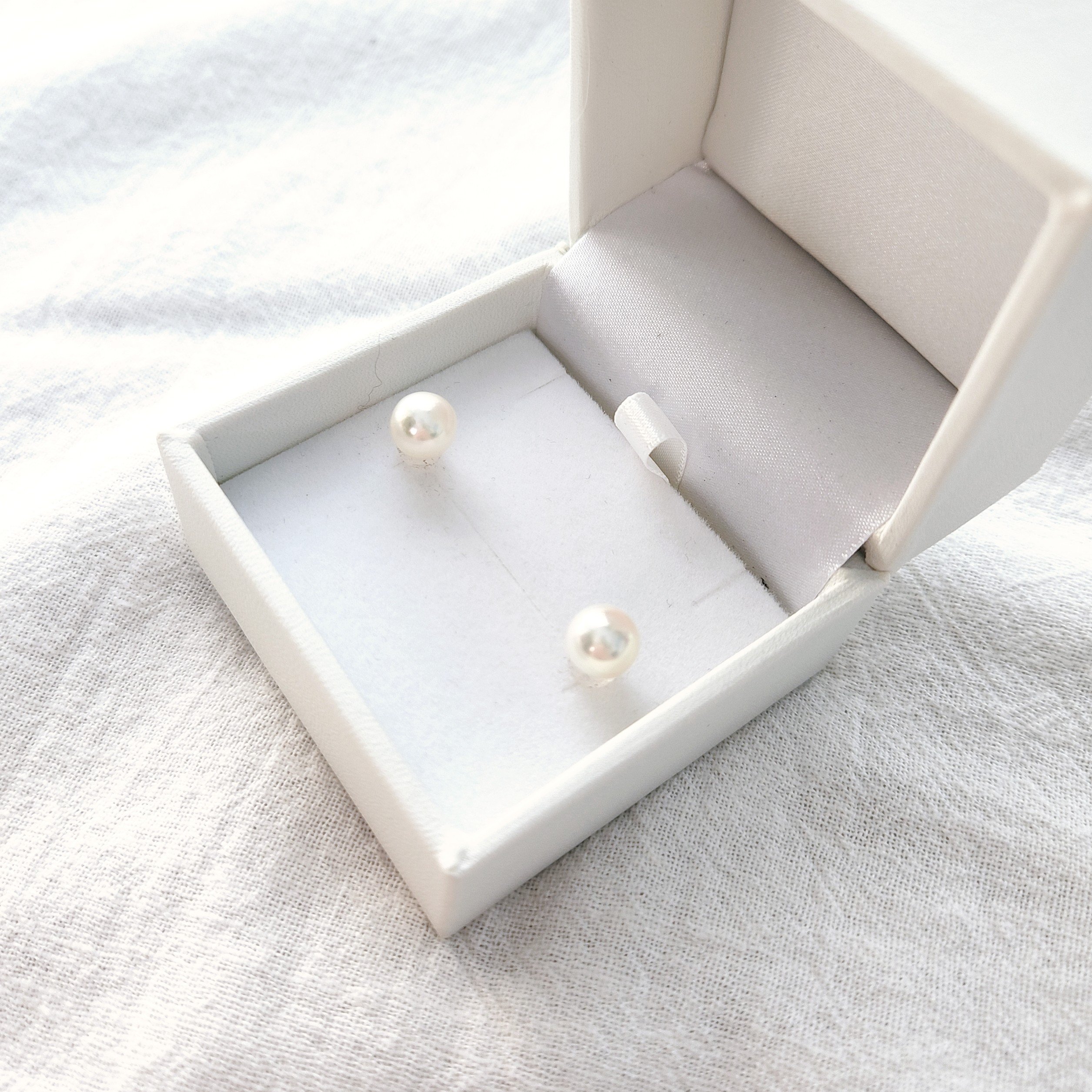 あこや真珠ピアス　【K18】　花珠級