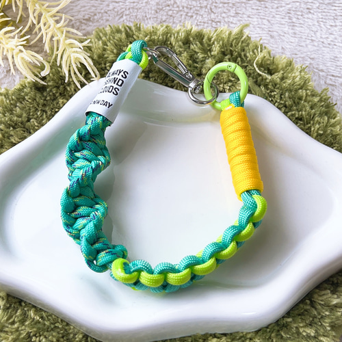 まりんちゃん様オーダー　スマホショルダーストラップ　スマホショルダー　パラコード まりんちゃん様オーダー スマホショルダーストラップ スマホショルダー