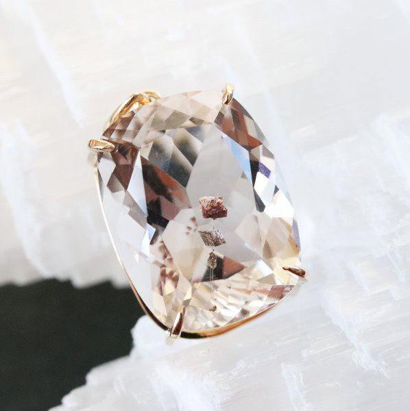 1点もの K18 インクルージョンクォーツ ペンダントトップ（レクタングル）ネックレス 天然石ジュエリー 謎石