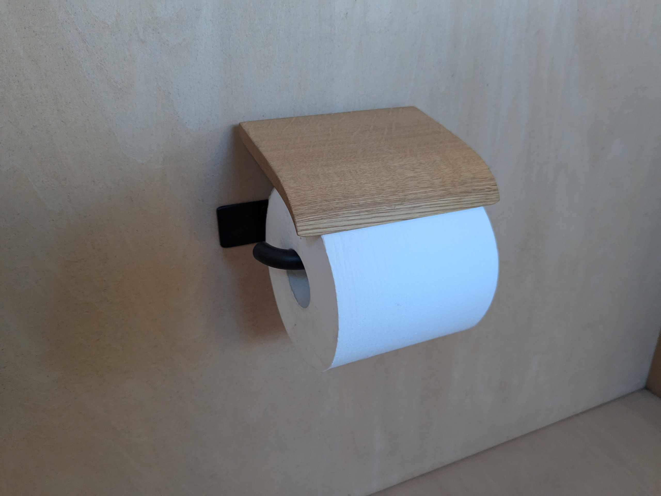 トイレットペーパーホルダー　アイアン＋木製  　ナラ虎斑杢