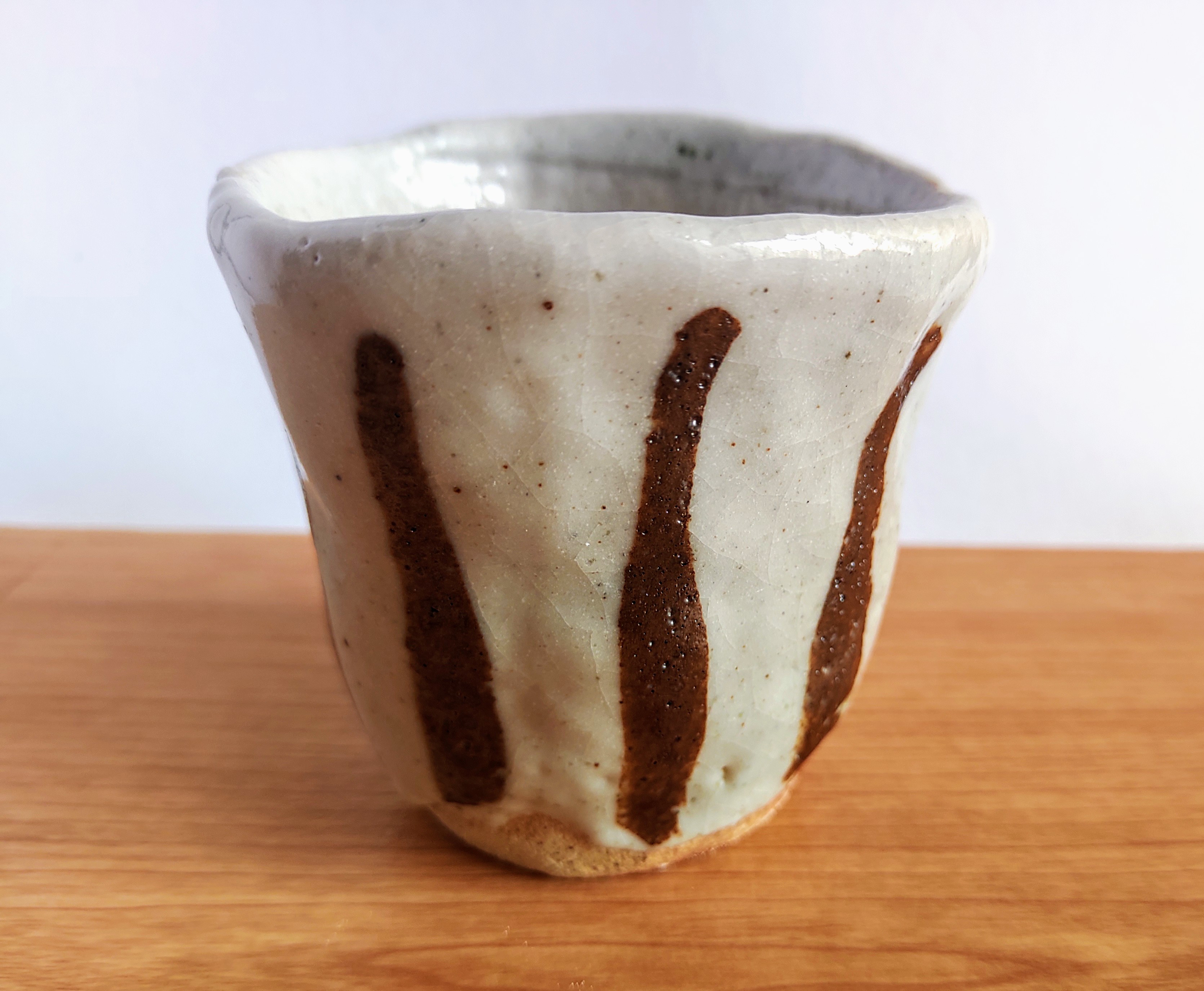 絵志野　美濃焼　ぐい呑み　酒器　盃　杯　鉄絵