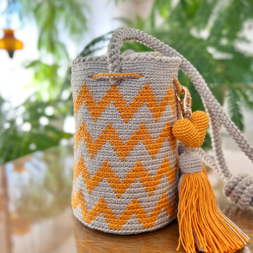 バイカラーのショルダーバッグ〈M〉☆beige & yellowシェブロン柄