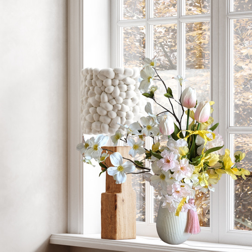 桜にチューリップ ハナミズキとスイートピーが華やかな花瓶＆タッセル