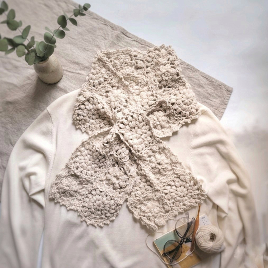 ◆在庫限り◆かぎ針編み 花咲く差し込みマフラー アクリルウール モヘア調 手編み  │ホワイト 白