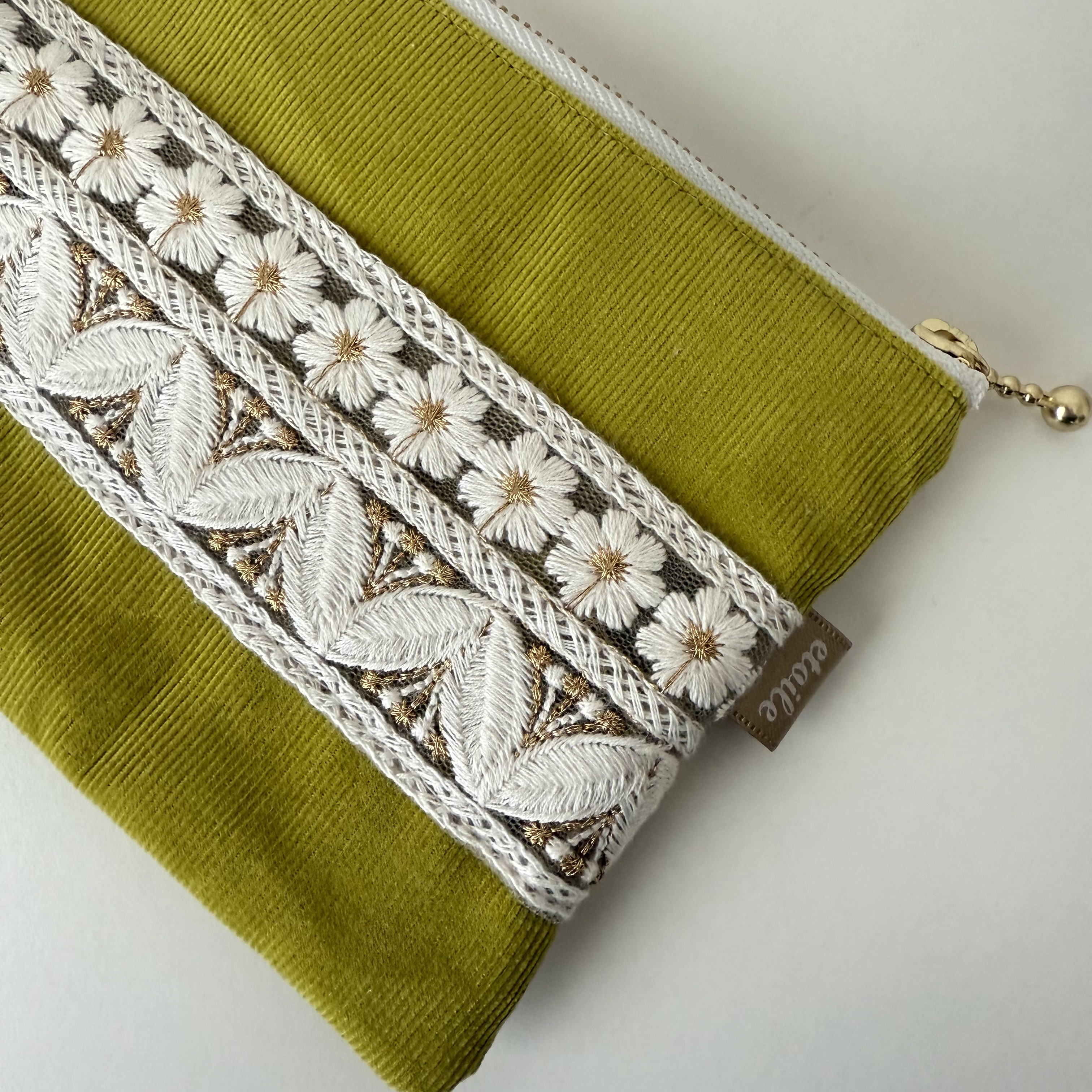 インド刺繍リボン　フラットポーチ　専用ページ インド刺繍リボンのフラットポーチ(S) | Coral days