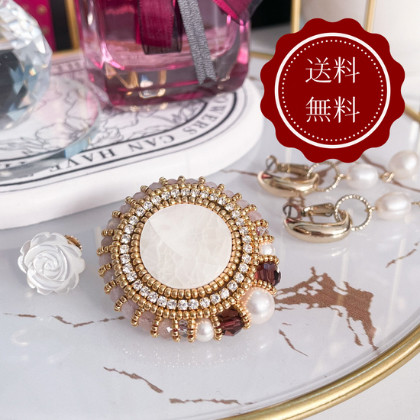 【ブローチ】モルガナイトとシェルボタンのブローチ/ステンレス/ギフト/フォーマル/母の日/クリスマス/卒業式/入学式