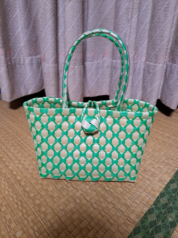 PPバンドかごバッグ(小サイズ)、プラカゴ 模様a-ベ-緑、表のみボタン