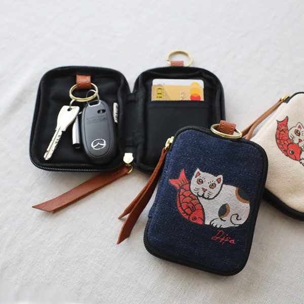 春支度ＳＡＬＥ　Sサイズ　手描き　猫と鯛　クッション入り デニム　カード入れ付／マルチ キーケースS05B 4,675円