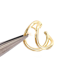 eje707【2個入り】ピン付き 大ぶりの曲線 二連 円形 イヤーカフ 金具 3枚目の画像