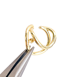 eje707【2個入り】ピン付き 大ぶりの曲線 二連 円形 イヤーカフ 金具 4枚目の画像