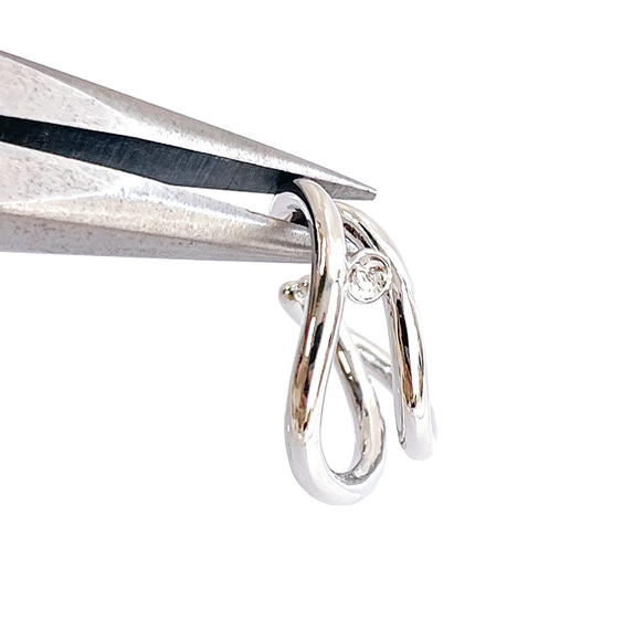 eje707【2個入り】ピン付き 大ぶりの曲線 二連 円形 イヤーカフ 金具 13枚目の画像