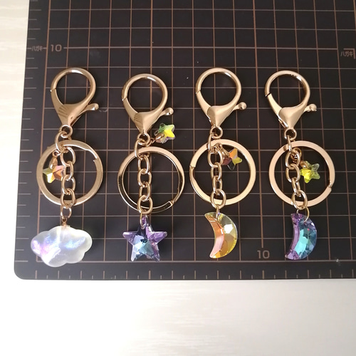 月と星と雲のキーホルダー】 キーホルダー バッグチャーム キラキラ