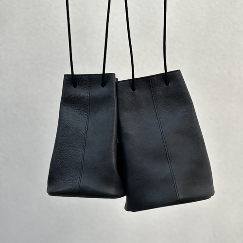 エスマーノ　ブラック レザー 巾着バッグ S.MANO エスマーノ エス マーノ バッグ 巾着 ゴールドパーツ