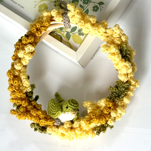 手編み・ミモザ&ウグイスのリース・Mサイズ・かぎ針編み・編み