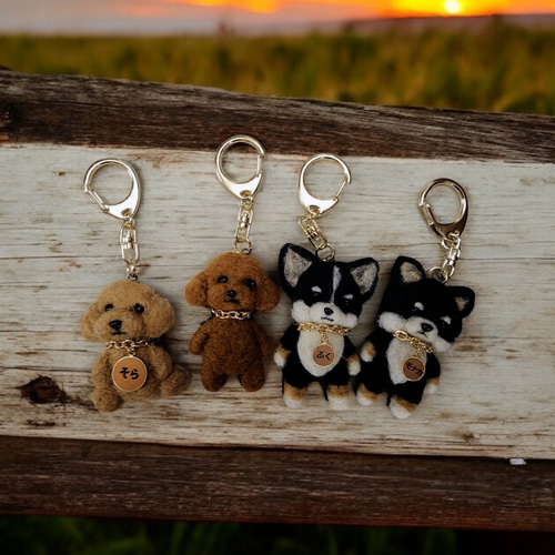 羊毛フェルト プードルキーホルダー ハンドメイド 犬雑貨 即納 名前