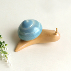 カタツムリ 黄 (☆台付き) wooden snail その他置物 工房西岡 通販