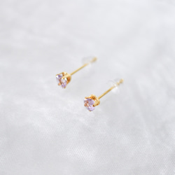 【天然石アメジストのハートピアス】4mm / 紫 /サージカルステンレス / つけっぱなしOK 6枚目の画像