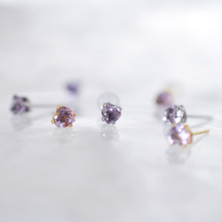 【天然石アメジストのハートピアス】4mm / 紫 /サージカルステンレス / つけっぱなしOK 7枚目の画像