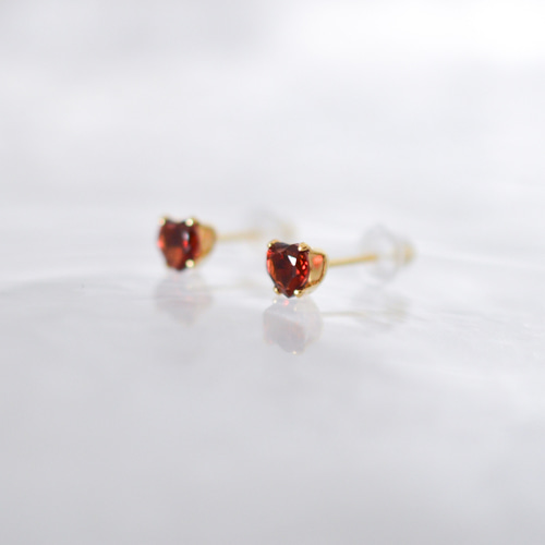 天然石ガーネットのハートピアス】4mm / 赤 /サージカルステンレス